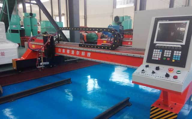 龍門式數(shù)控切割機(jī) 龍門式數(shù)控切割機(jī)
