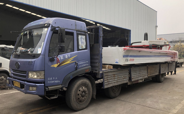 大幅面激光切割機發往山東濟南 大幅面激光切割機發往山東濟南