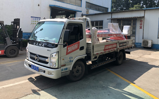 龍門切割機發貨臨沂，數控切割機首選布洛爾公司