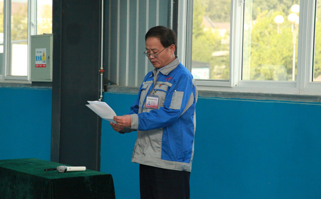 “精益生產管理”項目負責人楊建剛工程師發表講話 “精益生產管理”項目負責人楊建剛工程師發表講話