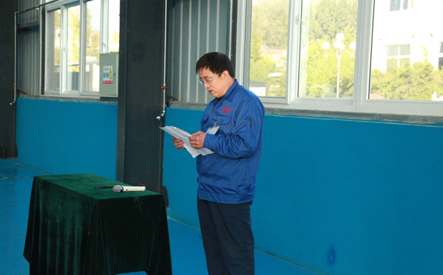 員工代表李慶洪發表講話 員工代表李慶洪發表講話