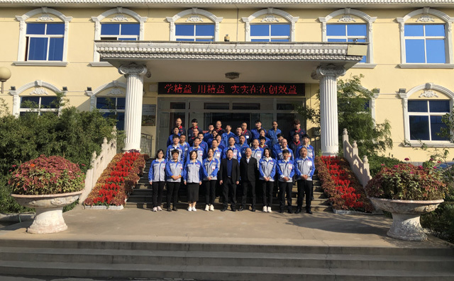 布洛爾數控切割機廠家項目組人員合影 布洛爾數控切割機廠家項目組人員合影